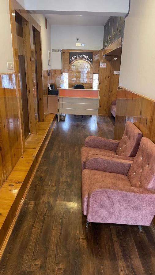 Hotel Senorita Srīnagar Kültér fotó