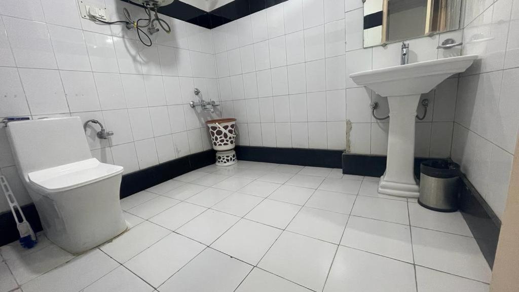 Hotel Senorita Srīnagar Kültér fotó