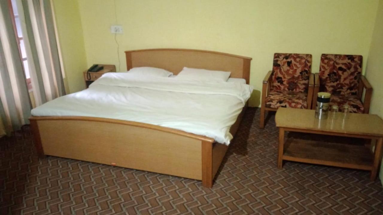 Hotel Senorita Srīnagar Kültér fotó