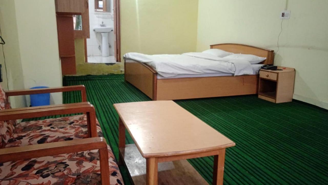 Hotel Senorita Srīnagar Kültér fotó